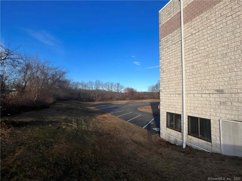 More Photos Of 295 Talcottville Rd, Vernon Storefront Retail Office For Lease