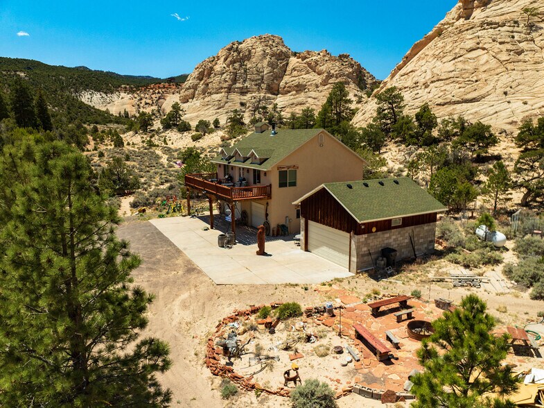 More Photos Of 897 E Cocks Comb Dr, Teasdale Land For Sale