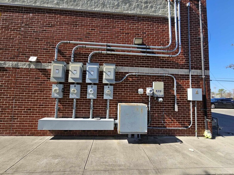 More Photos Of 4312 Saint Goar St, Dickinson General Retail For Sale