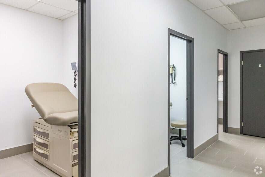 More Photos Of 8333 Weston Rd, Vaughan Medical For Lease