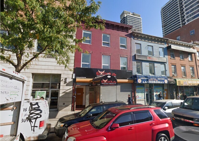 More Photos Of 2277 3rd Ave, New York Storefront Retail Residential For Lease