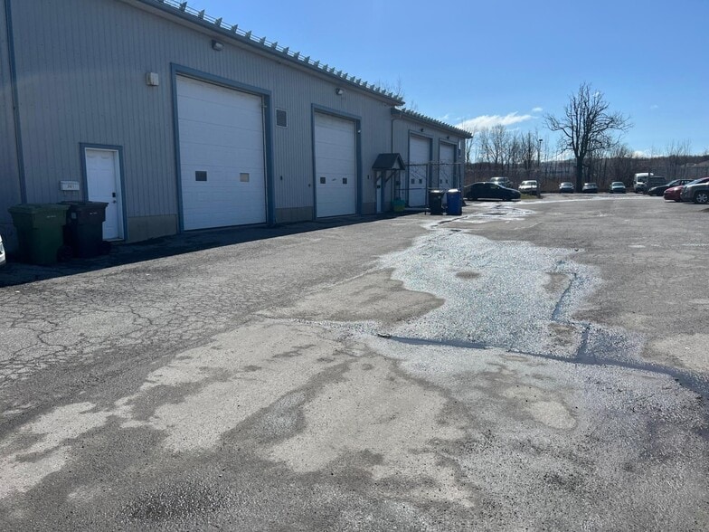 Primary Photo Of 2925 Rue Du Meunier, Vaudreuil-dorion Warehouse For Sale