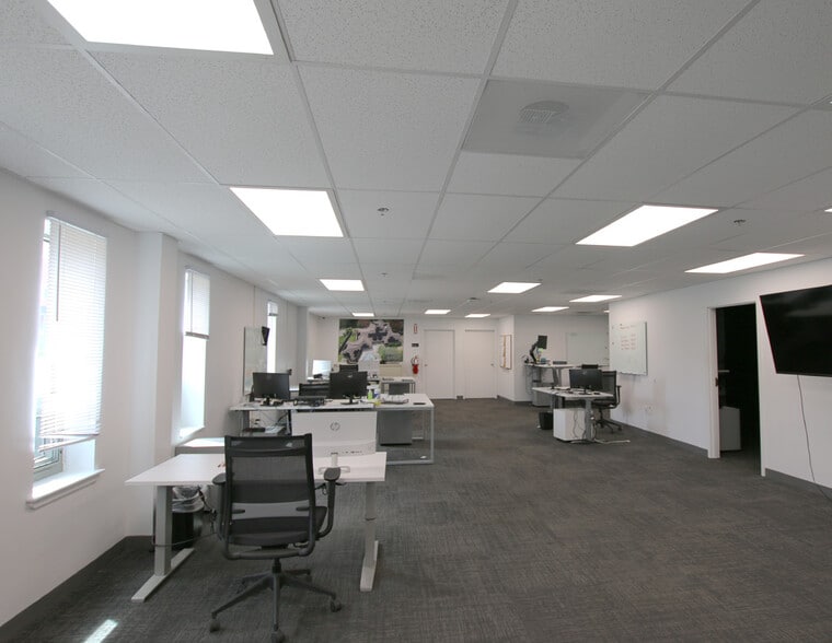 More Photos Of 44-48 6th Rd, Woburn Manufacturing For Lease