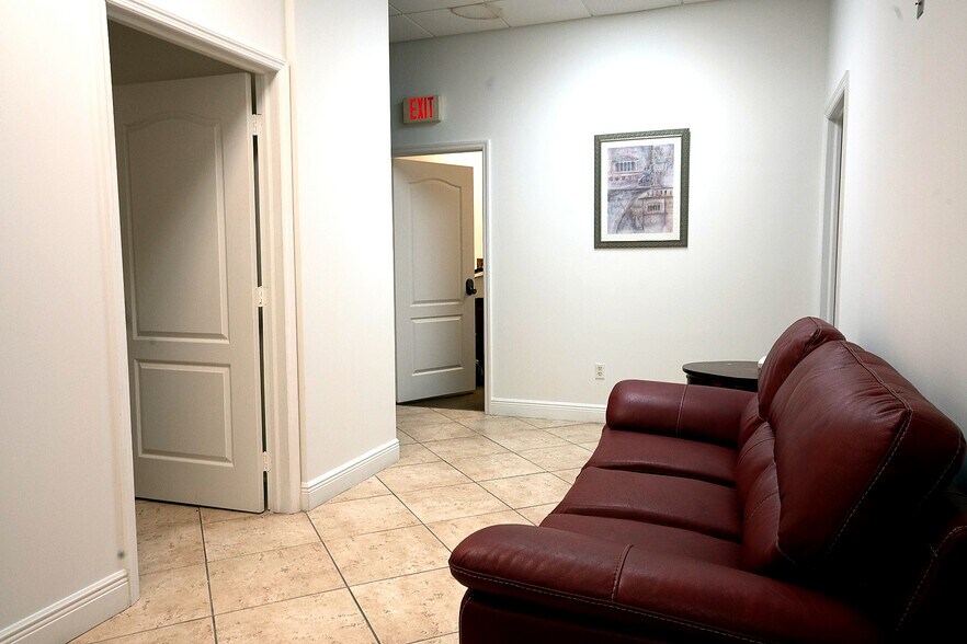 More Photos Of 5781B NW 151st St, Miami Lakes Loft Creative Space For Sale