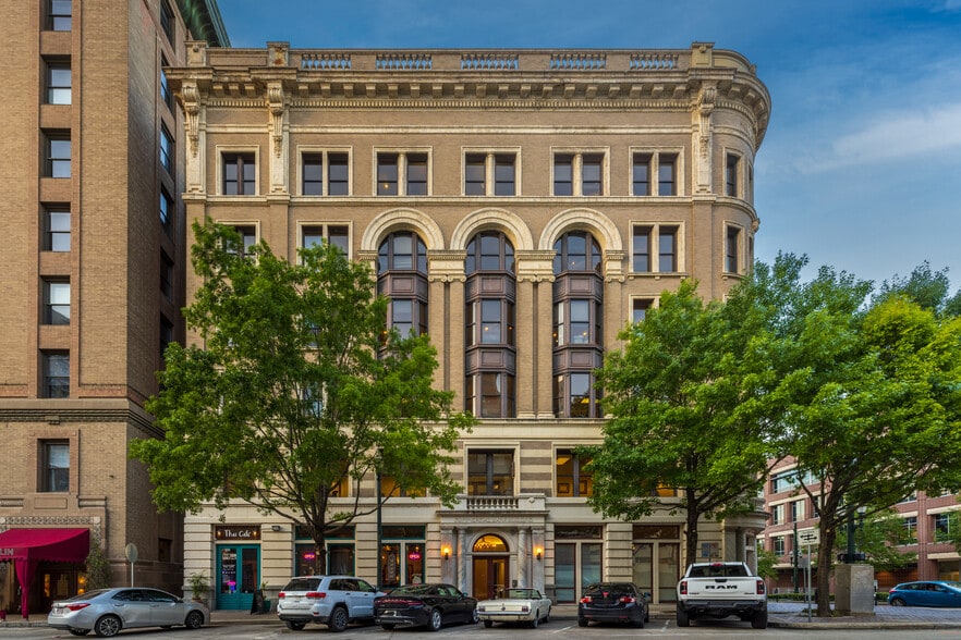 More Photos Of 917 Franklin St, Houston Office For Lease