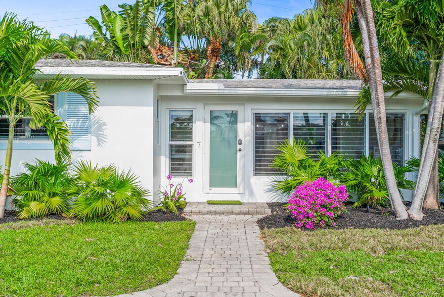 More Photos Of 7 Fayette Dr, Ocean Ridge Multifamily For Sale