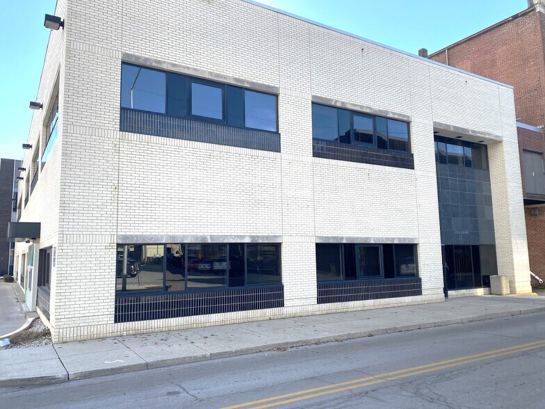 More Photos Of , Muncie Office For Sale