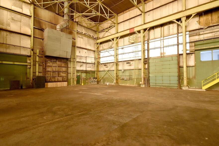 More Photos Of 420 Woodruff Rd, Joliet Warehouse For Lease