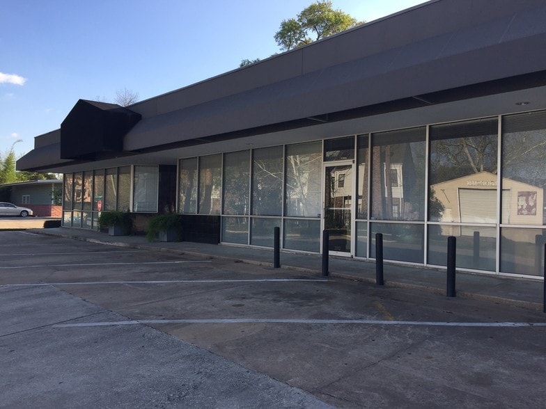 More Photos Of 2100 Waugh Dr, Houston Freestanding For Lease
