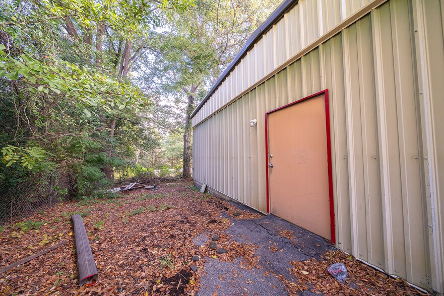 More Photos Of 5251 Buena Vista Rd, Columbus Light Distribution For Sale