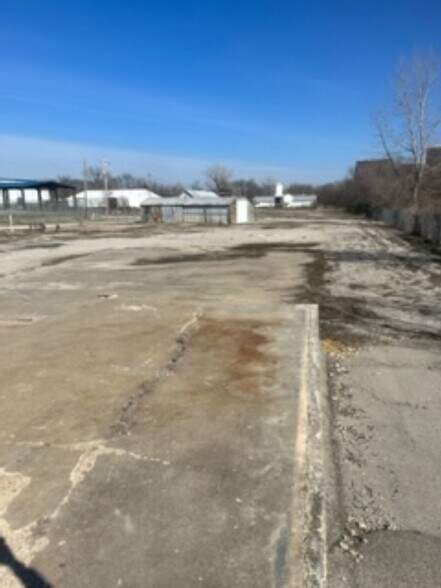 More Photos Of 522 S Virginia Ave, Bartlesville Land For Lease