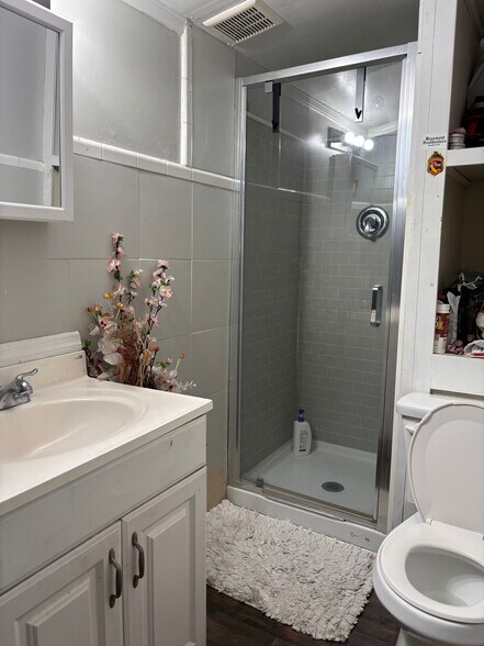 More Photos Of 5620 & 5618 Cartwright Ave, North Hollywood Apartments For Sale