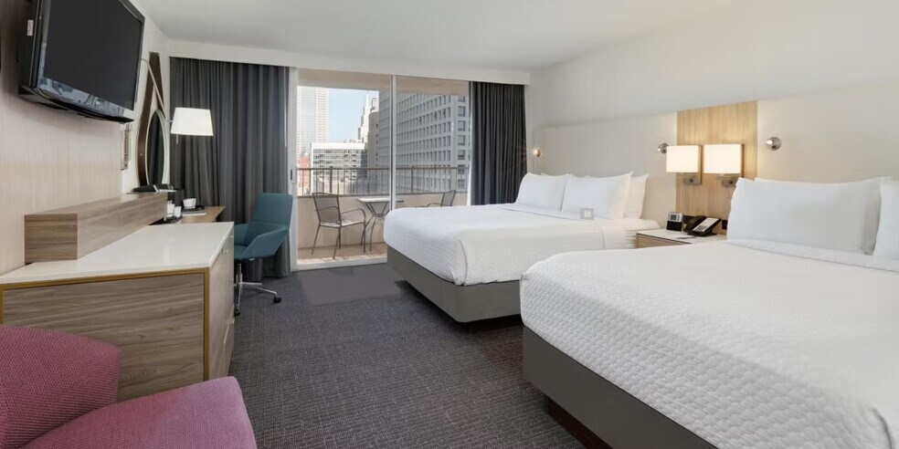 More Photos Of 1015 Elm St, Dallas Hotel For Sale