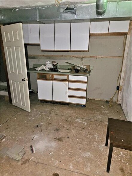 More Photos Of 6081 William Penn Hwy, Export Office For Sale