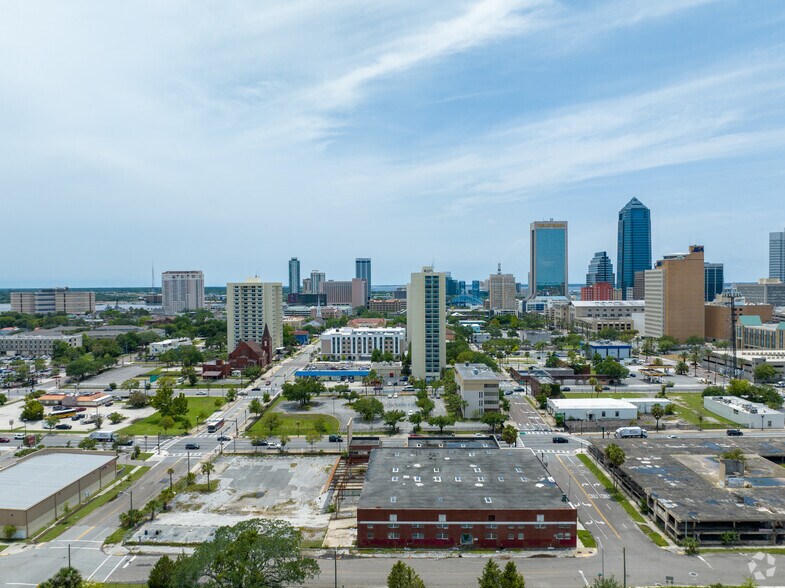 More Photos Of 925 N Ocean St, Jacksonville Manufacturing For Sale