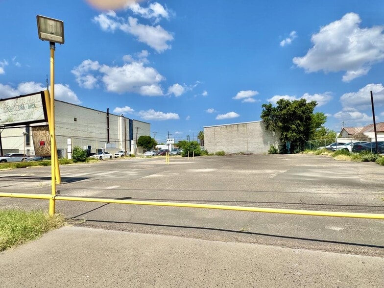 Primary Photo Of 617 Houston St, Laredo Land For Lease