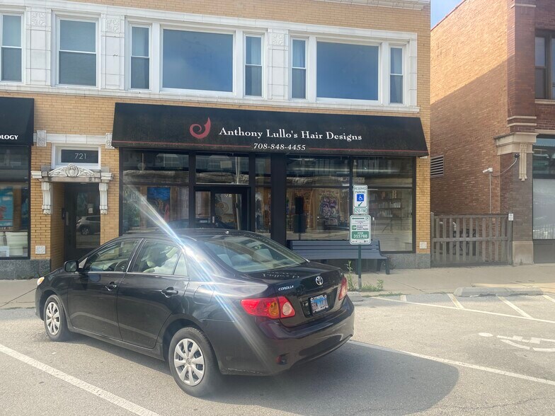 More Photos Of 719-723 South Blvd, Oak Park Medical For Lease