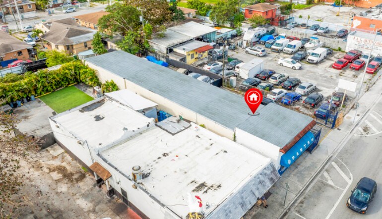 More Photos Of 2112 NW 36th St, Miami Auto Repair For Sale