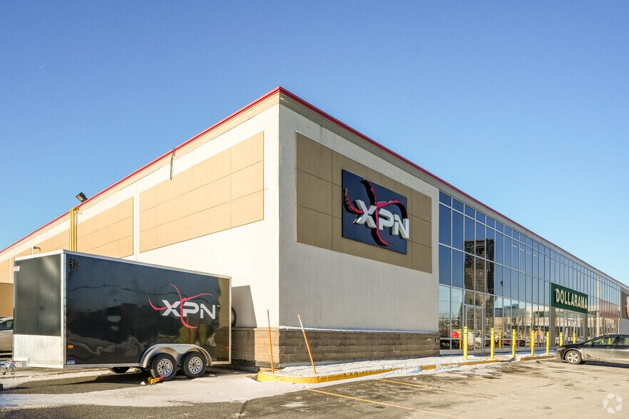 Primary Photo Of 1041 Boul Pierre-Bertrand, Québec Distribution For Lease