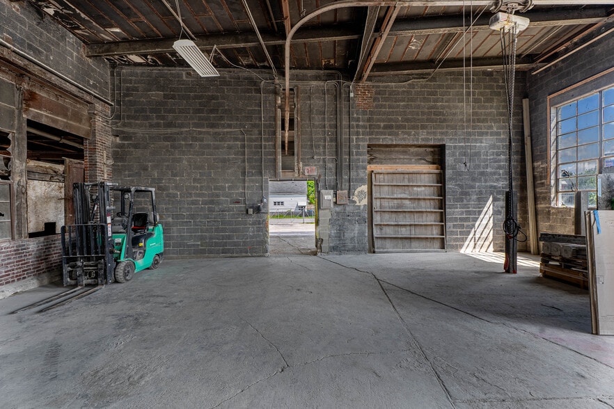 More Photos Of 1085 E Delavan Ave, Buffalo Warehouse For Sale