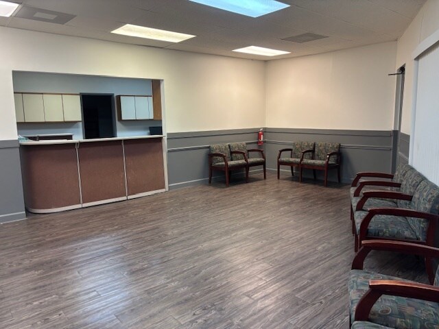 More Photos Of 4355 Interstate 30, Mesquite Office Residential For Lease