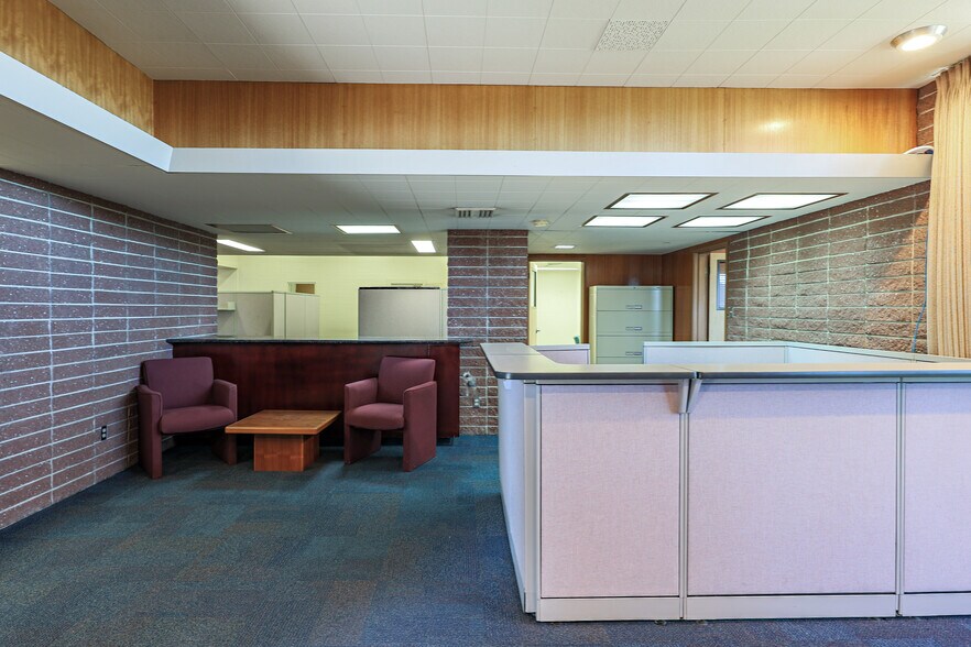 More Photos Of 971 E Broadway Ave, Atwater Office For Lease