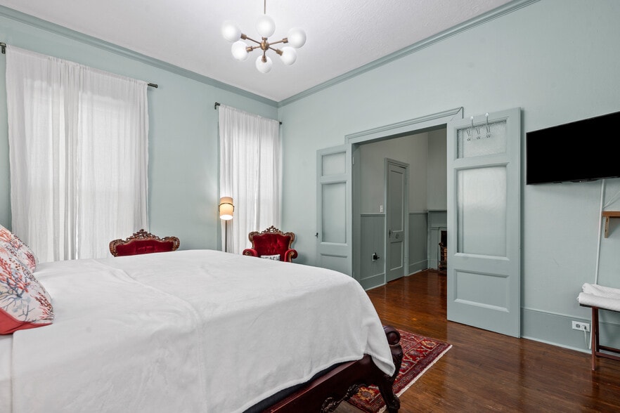 More Photos Of 1103 33rd St, Galveston Hotel For Sale