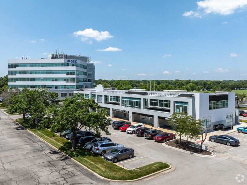 More Photos Of 7171 W 95th St, Overland Park Unknown For Lease
