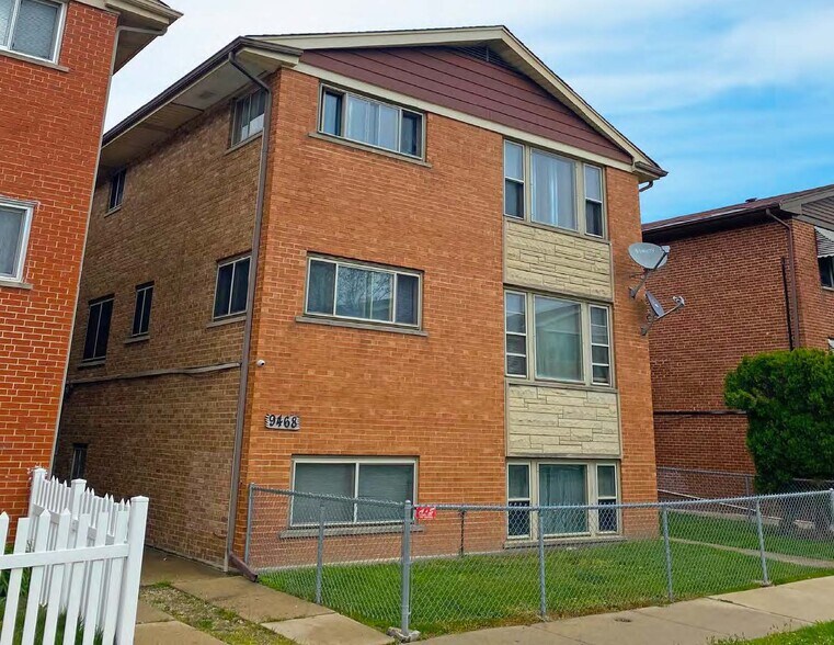Primary Photo Of 9468 Lawrence Ct, Schiller Park Apartments For Sale