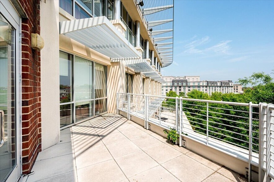 More Photos Of 200 Westgate Cir, Annapolis Office For Lease