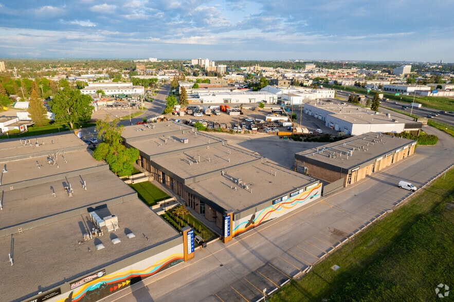 More Photos Of 7056 Farrell Rd SE, Calgary Warehouse For Lease