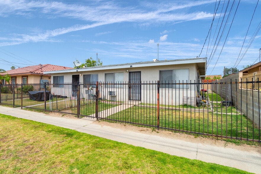 More Photos Of 412 W Ramona Dr, Rialto Multifamily For Sale