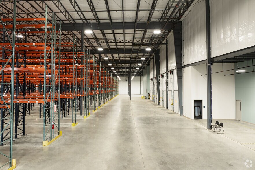 More Photos Of 42 Corporate Circle, Albany Manufacturing For Lease