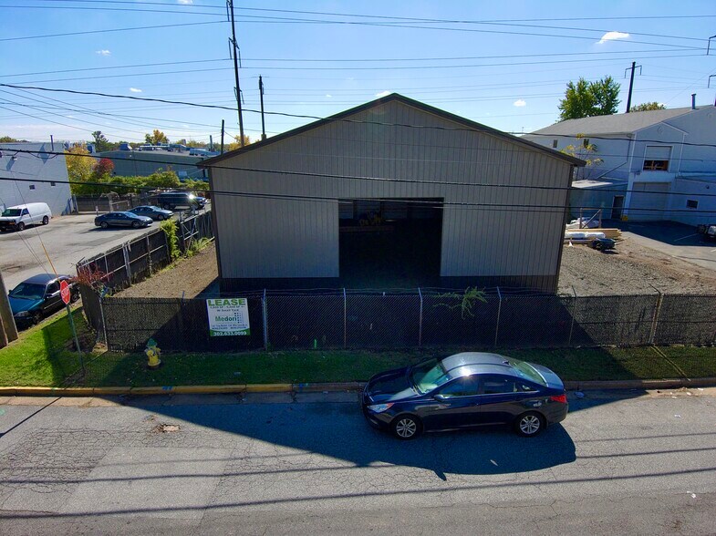 More Photos Of 101 S Augustine St, Wilmington Warehouse For Lease