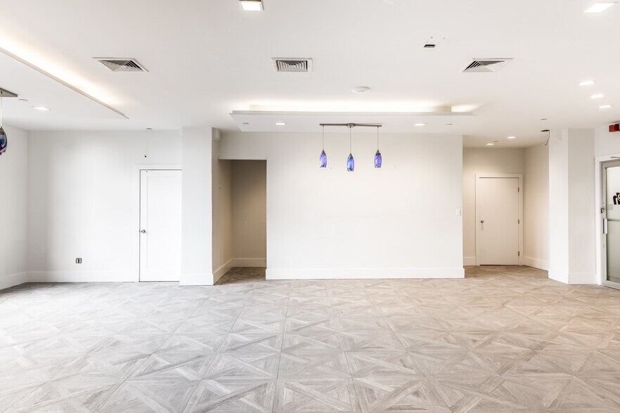 More Photos Of 305 Seventh Ave, New York Office For Lease