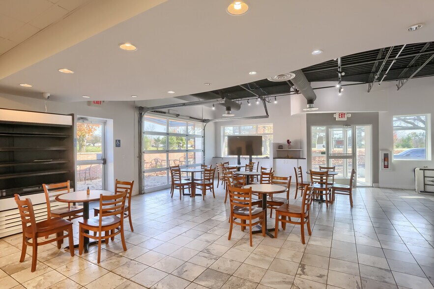 More Photos Of 150 Gamma Dr, Pittsburgh Light Manufacturing For Sale