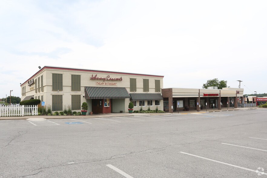 More Photos Of 6863-6879 W 91st St, Overland Park Unknown For Lease