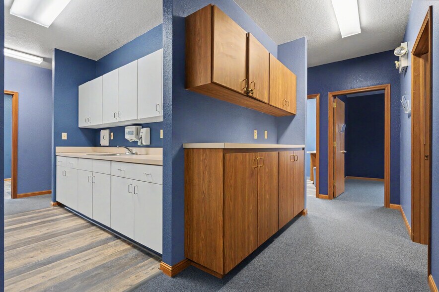 More Photos Of 819 Southwestern Run, Youngstown Medical For Sale