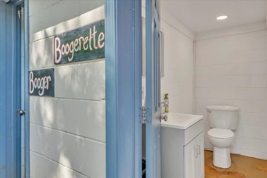 More Photos Of 3077 Lamar Rd, Cobb Restaurant For Sale