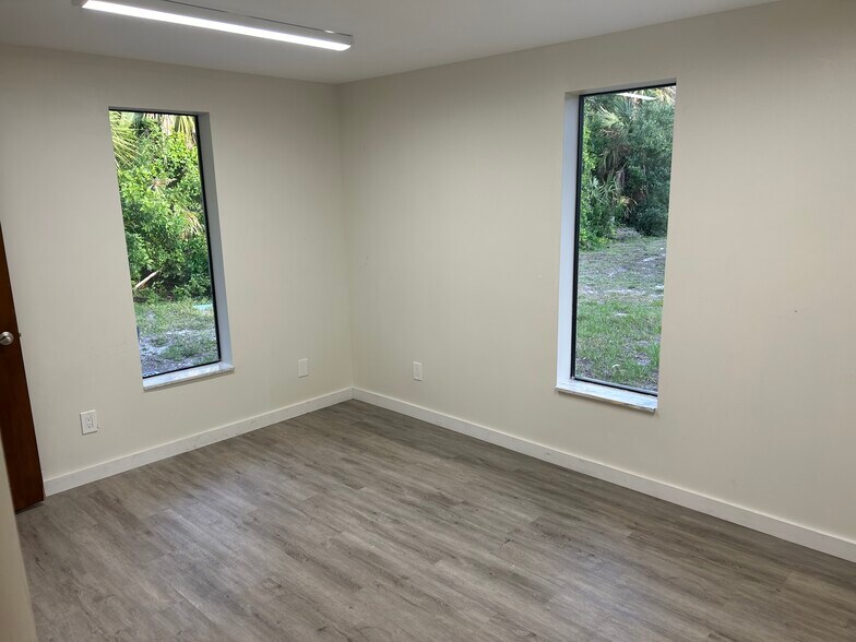 More Photos Of 695 Old Englewood Rd, Englewood Medical For Lease