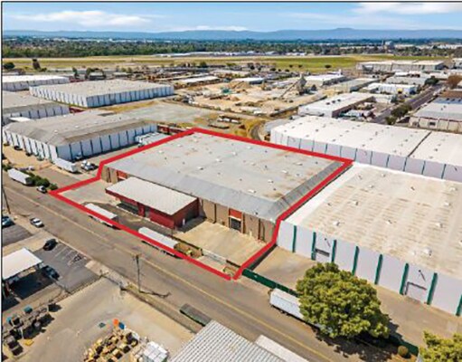 More Photos Of 427 Doherty Ave, Modesto Manufacturing For Sale