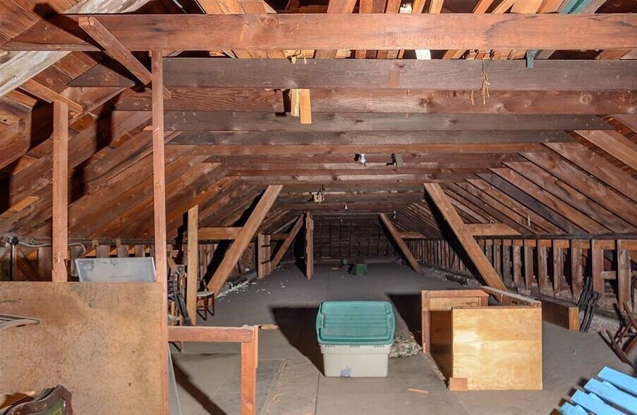 More Photos Of 212 Canal St, Ellenville Freestanding For Lease