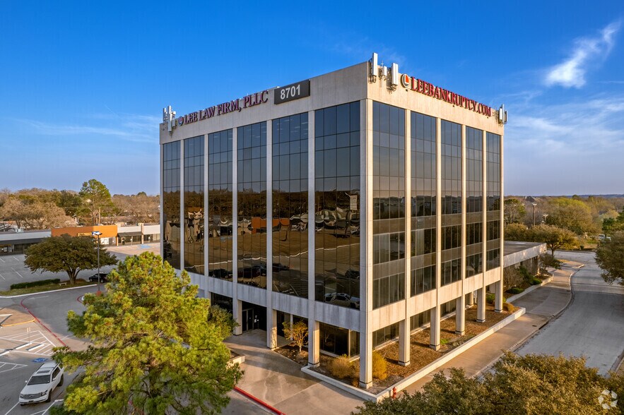 More Photos Of 8701 Bedford Euless Rd, Hurst Office For Sale