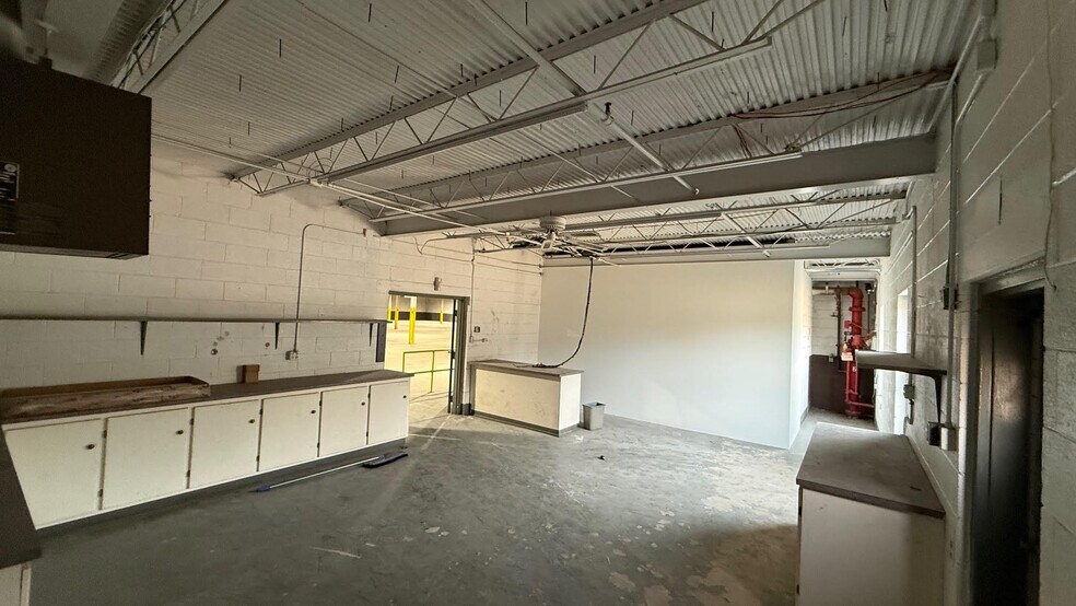 More Photos Of 129 Legionaire Dr, Lincolnton Manufacturing For Sale