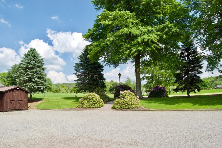 More Photos Of 690-692 State Route 66, Leechburg General Retail For Sale