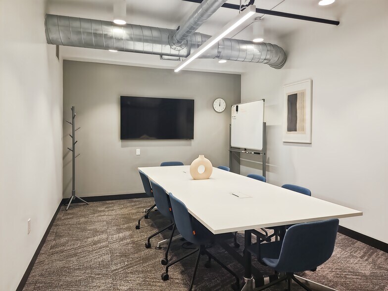 More Photos Of 208 N Laura St, Jacksonville Coworking Space