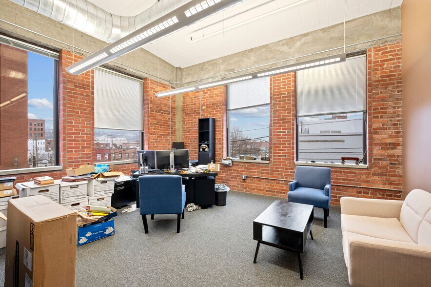 More Photos Of 2828-2840 Liberty Ave, Pittsburgh Office For Lease