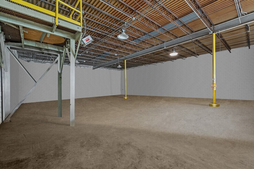 More Photos Of 805 E 13th St, Wilmington Manufacturing For Sale