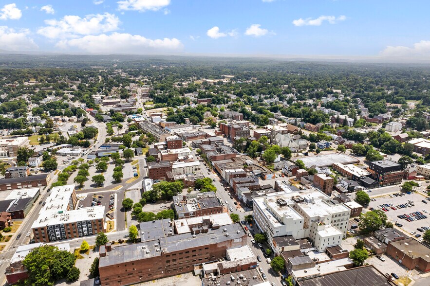 More Photos Of 337 Main St, Poughkeepsie Apartments For Lease