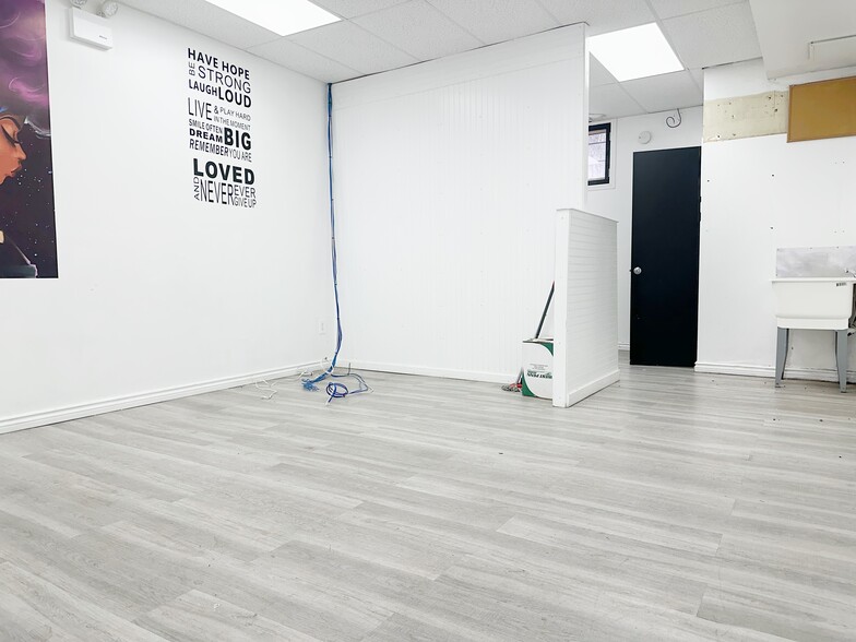 More Photos Of 1214 36th Ave, Astoria Storefront Retail Residential For Lease